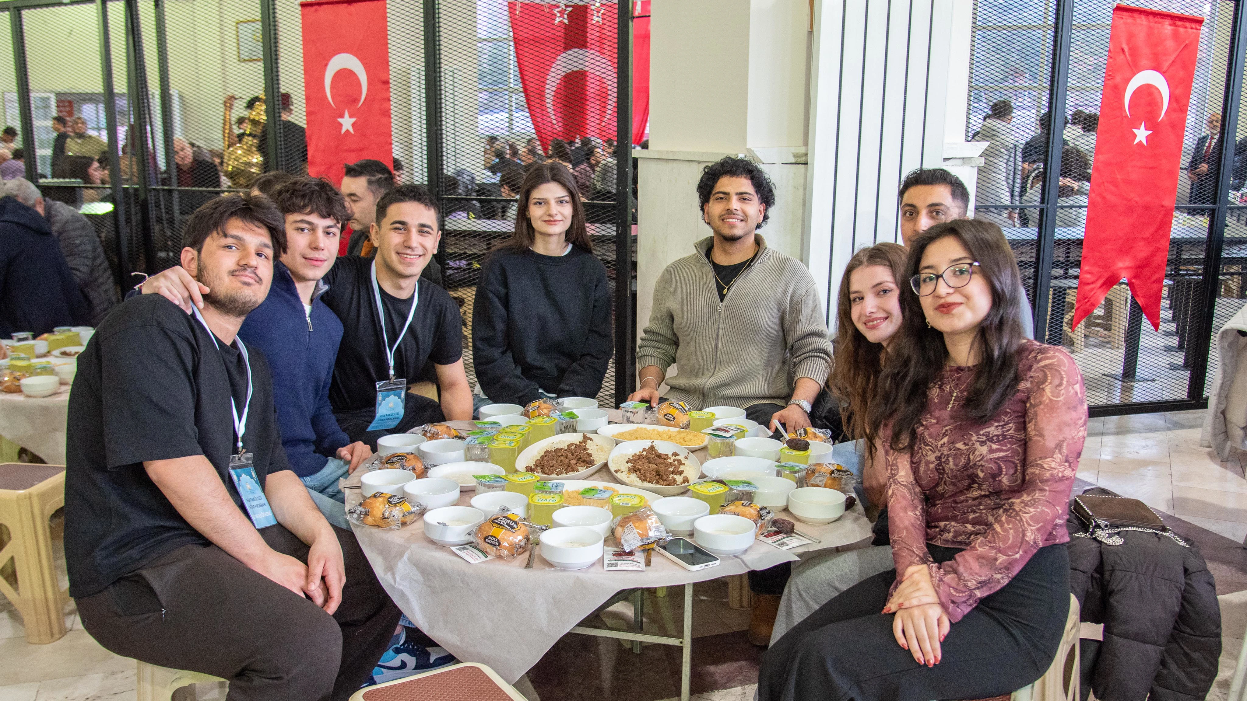 Selçuk Üniversitesi Fen Fakültesinde öğrenciler iftar programında buluştu